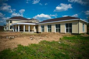 Продается дом 650м2 на участке 24 сотки в поселке Андреевка, 26 км от МКАД по Пятницкому ш., ИЖС,