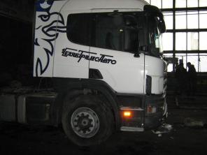 Седельный тягач "Скания Р-114" 2005 года выпуска
