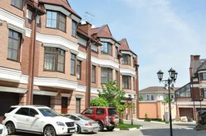 Срочно продается ТАУНХАУС 360 м2 (монолит-кирпич) с уч-ком 3 сот. по Рублево-Успенскому ш., 14 км от МКАД, ОКП Горки-8