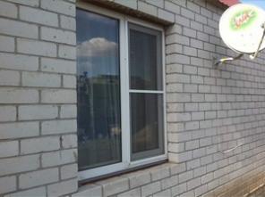Защита окон метал. откосами с полимерным покрытием