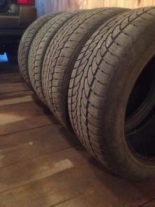 Продам шины Nokian WR SUV 255/50 R19 зимние.