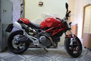 Ducati Monster 696 - 2012