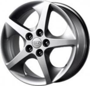 Nokian Hakkapeliitta 7 225/45 на дисках R17