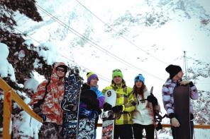Компания Elbrustour-Горнолыжный отдых на Эльбрусе