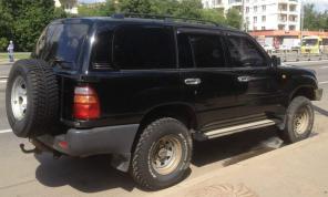 внедорожник toyota lend cruiser 105 продается