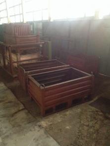 Продам б/у металлический ящик (мульда), размеры разные, кол-во большое, а также металлические поддоны