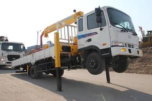 Эвакуатор Hyundai HD120 2013г. с манипулятором Soosan SCS514