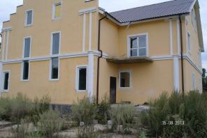 Новый дом 811 кв. м. участок 10 сот, на 2 семьи