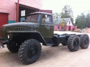 Уралы 4320 и 375 Д . шасси , борт , кунг , самосвал , лесовоз с хранения