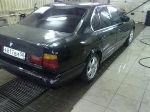 Продается BMW 535 черного цвета 1990 г. выпуска