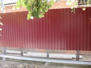 Заборы из профнастила, сетки рабица, решетчатые. Краснодар.