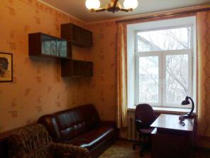 Продажа 2-х комнат в 3-х комнатной квартире