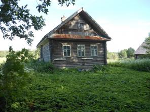 Дом в жилой деревне