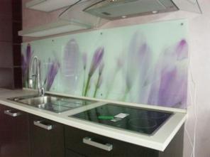 Установка Зеркал, стеклянных фартуков с фотопечать