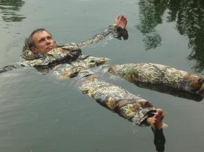 Уникальный плавающий костюм Raftlayer