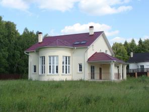 Продаю коттедж у деревни Ртищево