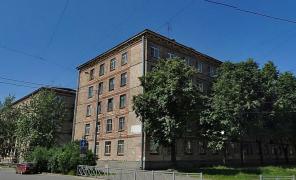 Комната в трехкомнатной квартире на ул. Седова 83