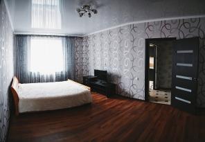 Квартира на сутки в Оренбурге. Ул. Липовая 20.