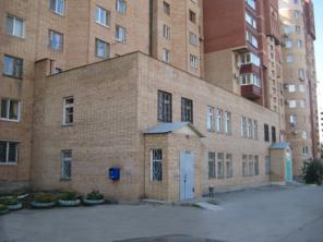 Продаю магазин на 1-м этаже жилого дома.