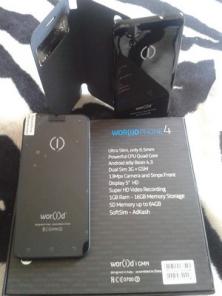 Смартфон WOR(l)D Phone 4