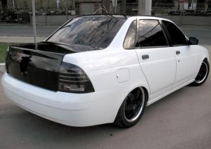 Белая Priora