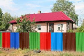 Рубленый дом на берегу реки Становая Ряса рядом с хвойным лесом в Чаплыгинском районе Липецкой области