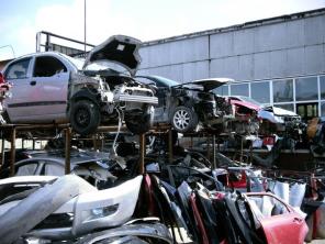 Запчасти на Mazda и Mitsubishi и др. иномарки.