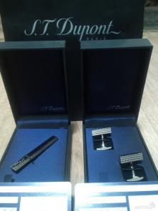 Продаю комплект - зажим для галстука 5212 и запонки 5149 S. T. Dupon