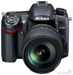Nikon D7000 + 18-105 Nikkor VR KIT + 2-е карты на 16 Gb + сумка