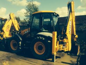Экскаватор-погрузчик JCB 4CX 2010 год из Англии