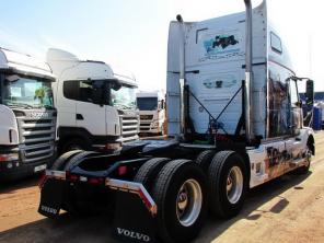 Седельный тягач Volvo VNL 670