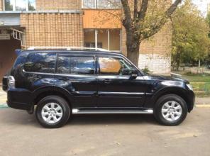 продаю автомобиль Mitsubishi Pajero