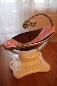 Электронное кресло-качалка 4Moms Mamaroo
