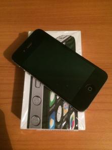 Продам IPhone 4s (8Гб) (Чёрный)