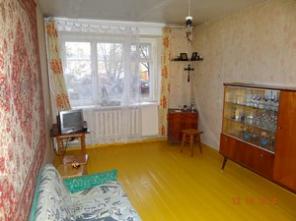 Продаю 3-х комн. кв, дачу 4.5 сотки и гараж