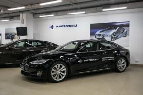 Автомобили Tesla в наличии и под заказ, клубные привилегии на покупку и обслуживание