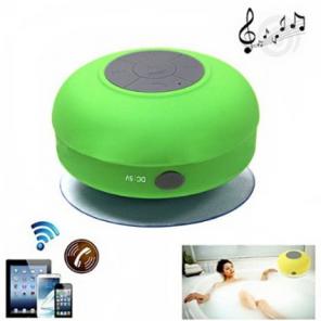 Портативная водонепроницаемая Bluetooth-колонка.