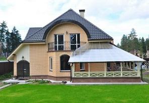 Продается 3-х эт. коттедж пл. 290 м2 Ленинградская обл. Выборгский р-н ПГТ Рощино, Еловая аллея.