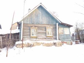 Cрочно. Продаeтся yчаcток зeмли со старым домом.
