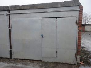 Продам кирпичный гараж 18м. в центре.