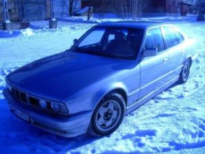 Продается автомобиль BMW 520