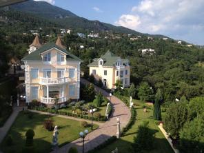 Роскошный дом в элитном районе в г.Ялта, п.Восход