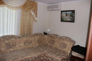 Продается дом 140м2 в одном из центров г. Ялты!