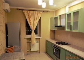 Сдаю 2 к.кв. Центр ул. Пушкинская 5/10кирп. 63м. ремонт, вся мебель, бытовая техника цена 30т.р. т. 8989-715-25-95