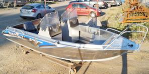 Продаем лодку (катер) Berkut S-TwinConsole