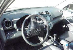 Toyota RAV4, 2010 года
