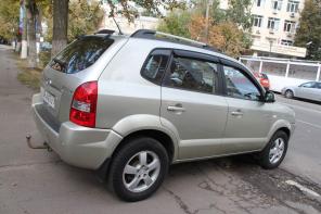 Автомобиль HYUNDAI TUCSON продаю
