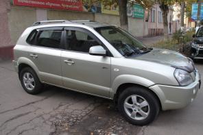 Автомобиль HYUNDAI TUCSON продаю