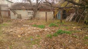 Продам участок 5 сот. с коммуникациями,в пригороде Краснодара.