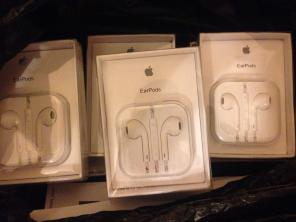 новые наушники Apple EarPods